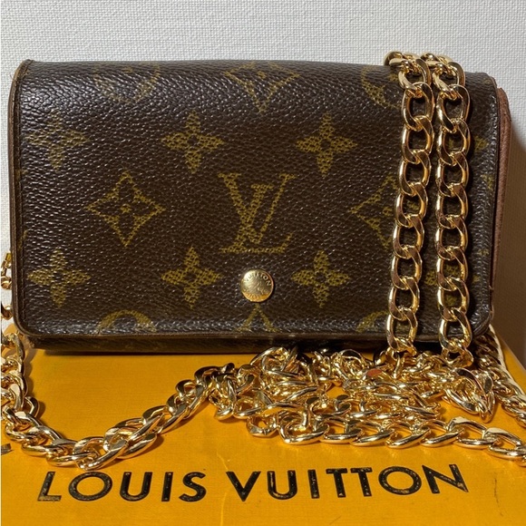 Louis Vuitton Handbags - Authentic Louis Vuitton Monogram Bifold Zippy Wallet